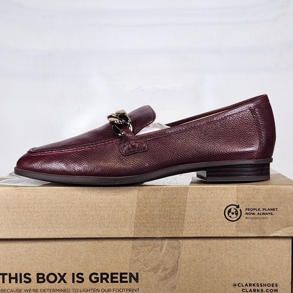 Clarks Loafers Women Size 8 Burgundy Leather Sarafyna Iris Chain Link Flat Shoes
